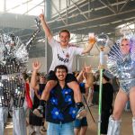 Échassiers costumés à thème