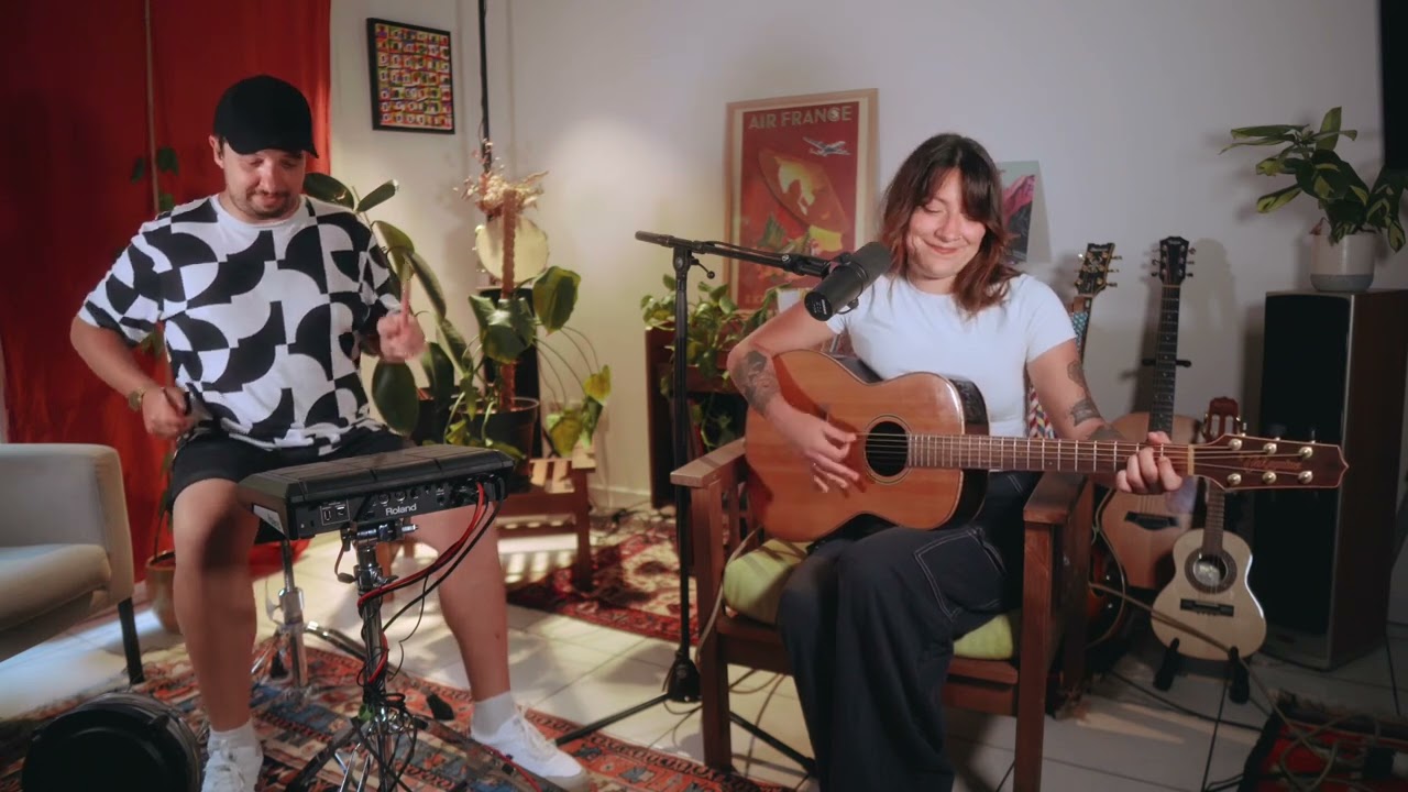 En duo avec batteur / Bellyache - cover by Dione (vidéo)