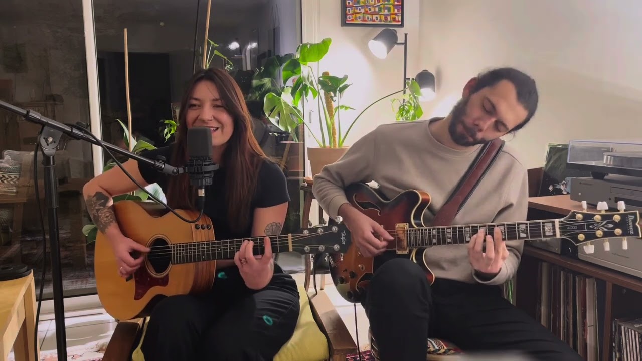 En duo avec Guitariste / Everybody wants to rule the world - cover Dione (vidéo)