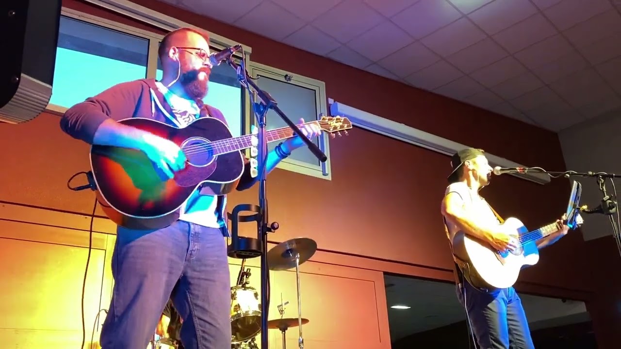 Raphaël James Trio, animation musicale live pop rock acoustique pour concert dans le Puy de Dôme (vidéo)