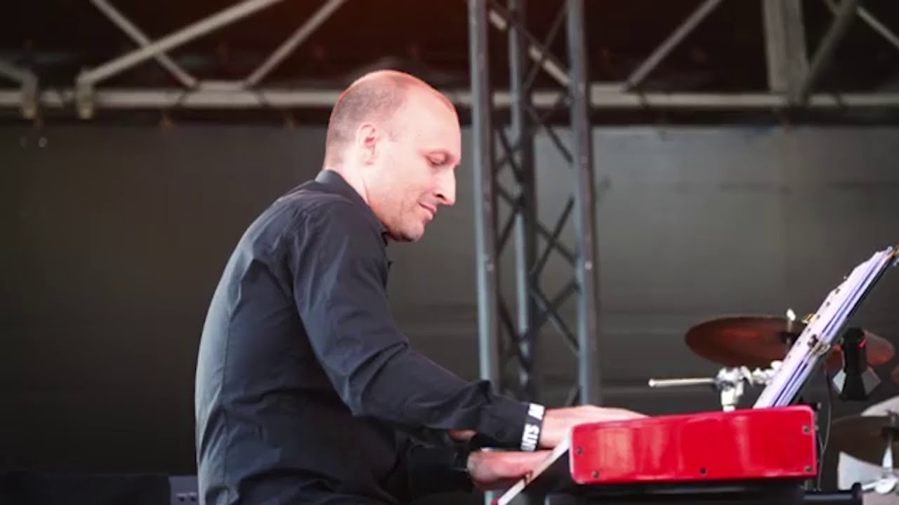 En duo Piano - Saxophone & chanteur (vidéo)