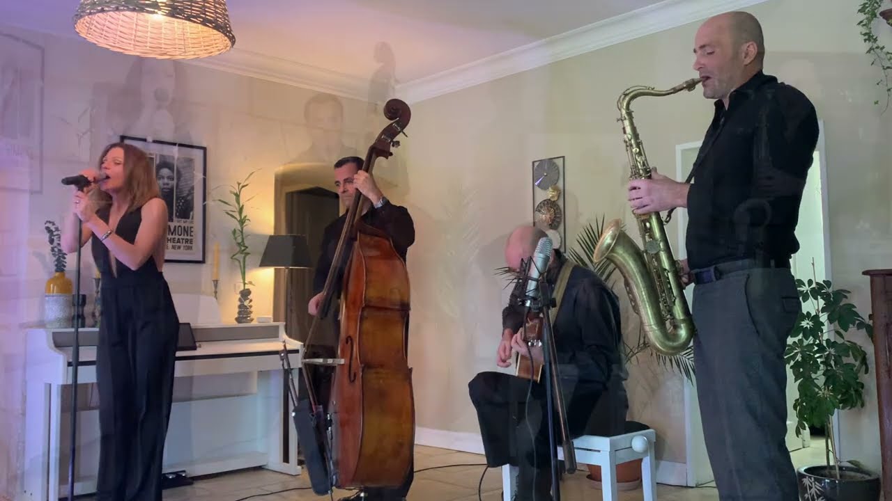 Formule Quartet Contrebasse - voix - Guitare - Sax (Stompin' at the Savoy) (vidéo)