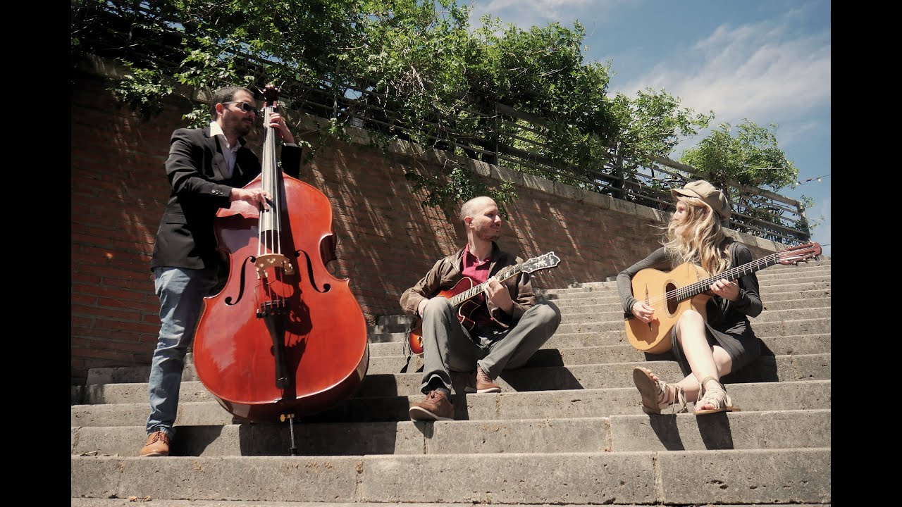 "I'll See You in My Dreams"  (Isham Jones/Gus Kahn) - Trio sur l'Escalier (vidéo)